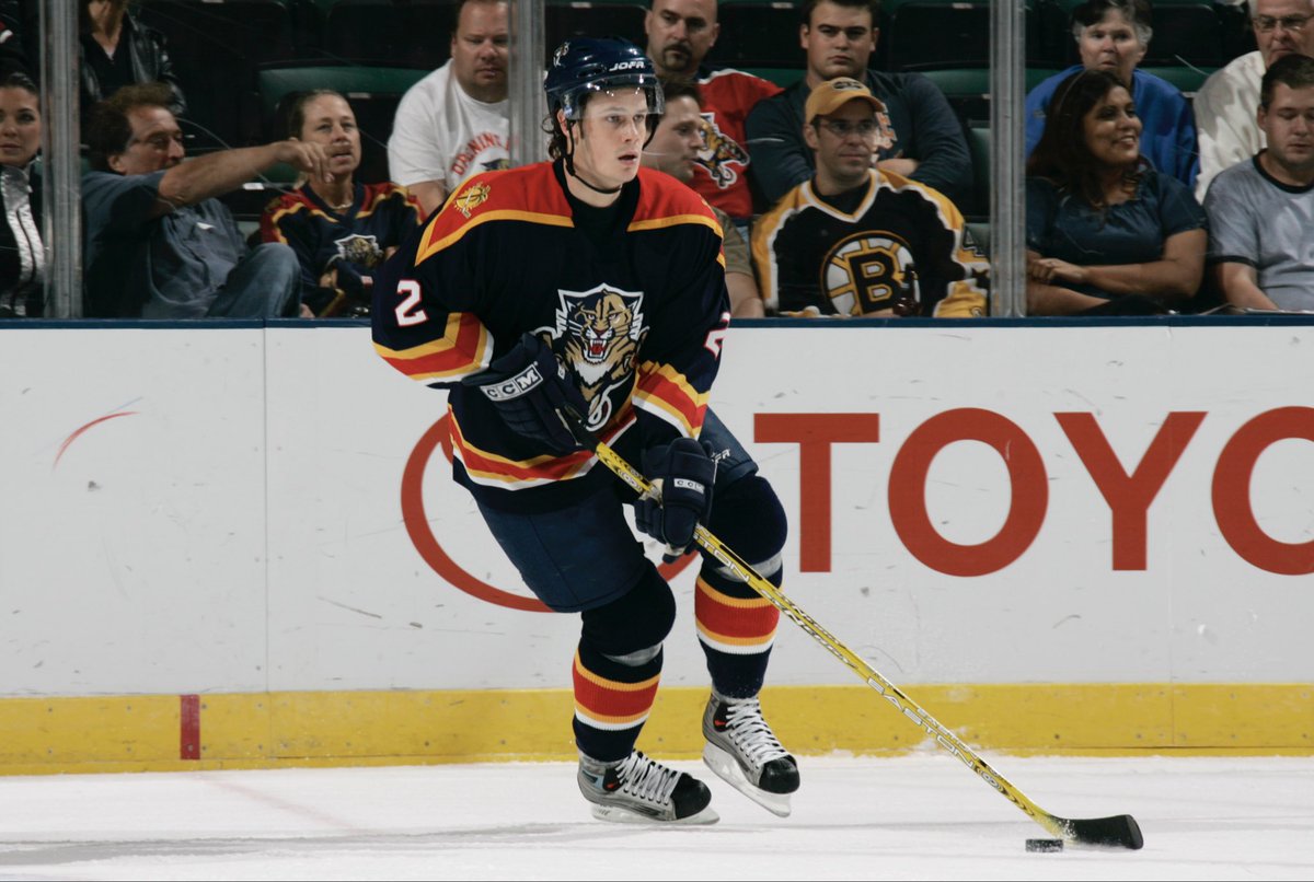 Happy birthday to former Florida Panthers defenseman Lukas Krajicek! He was drafted in 2001 by the Cats & made his #NHL debut in 2002. In 90 #FlaPanthers games he scored 3 goals, 20 assists for 30 points & a plus/minus of -1. #TimeToHunt https://t.co/jtXLArfxCG