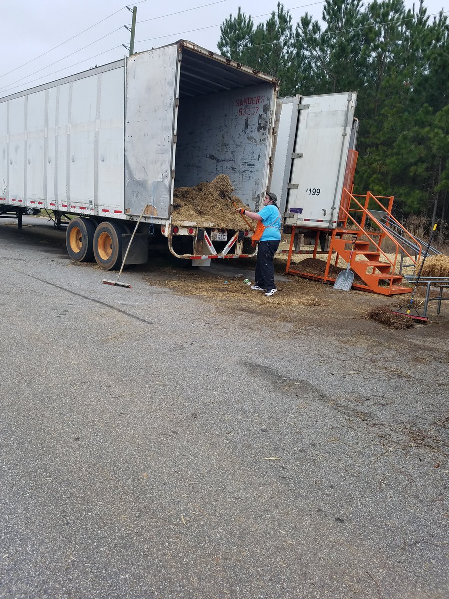 ClintonLAdams1's tweet photo. Malik and Daniel doing housekeeping around the straw trailers. At 1774 monroe , good job guys.@stephen_hritz @CarltonGarret11 @ https://t.co/pWWNpDl7Sl