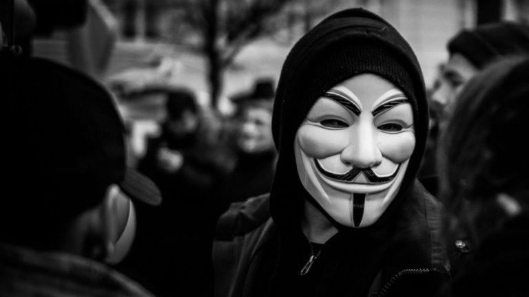 sursiendo's tweet photo. La vocación hacker en el contexto de la cultura de plataforma
“apropiación privada de la creatividad colectiva”
#Hacktivismo #EticaHacker #CulturaLibre
https://t.co/1SSnq5ccMN https://t.co/rYLw76j42I