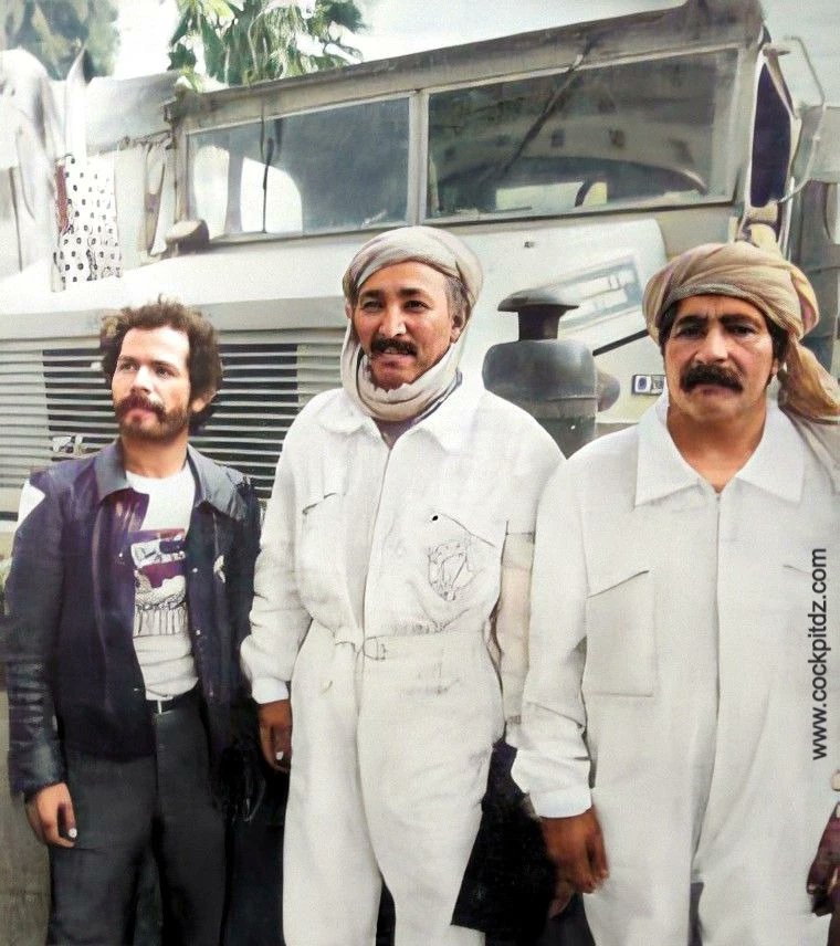hamza16023's tweet photo. Photo du Trio Algérien🇩🇿 qui a remporté le Paris-Dakar 1980 avec le Camion de Fabrication Algérienne : le SONCOME M210🇩🇿
De droite à gauche : Miloud Atouat(Pilote), Hadj Dahou Boukrif (Copilotes), Mahieddine Klaoua (Mécanicien)

Allah yerham Miloud Atouat l'enfant de Ouargla 🤲 https://t.co/7flfMpJxiw