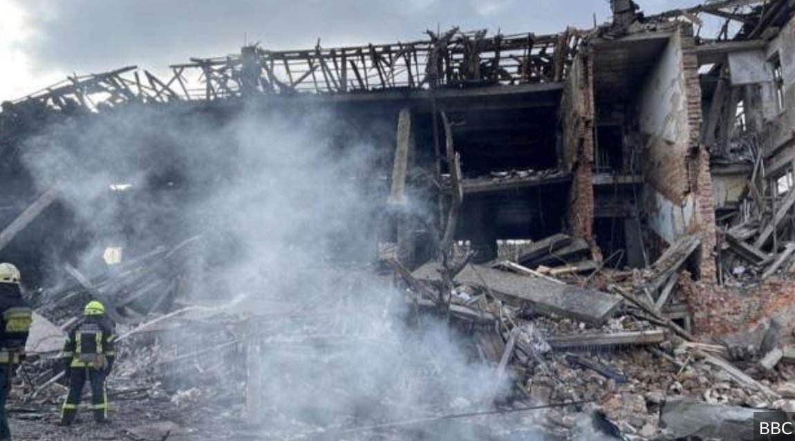 Многоэтажные дома. Почему бомбят днепр. Почему бомбят днепр. Многоэтажка. Разрушение зданий.