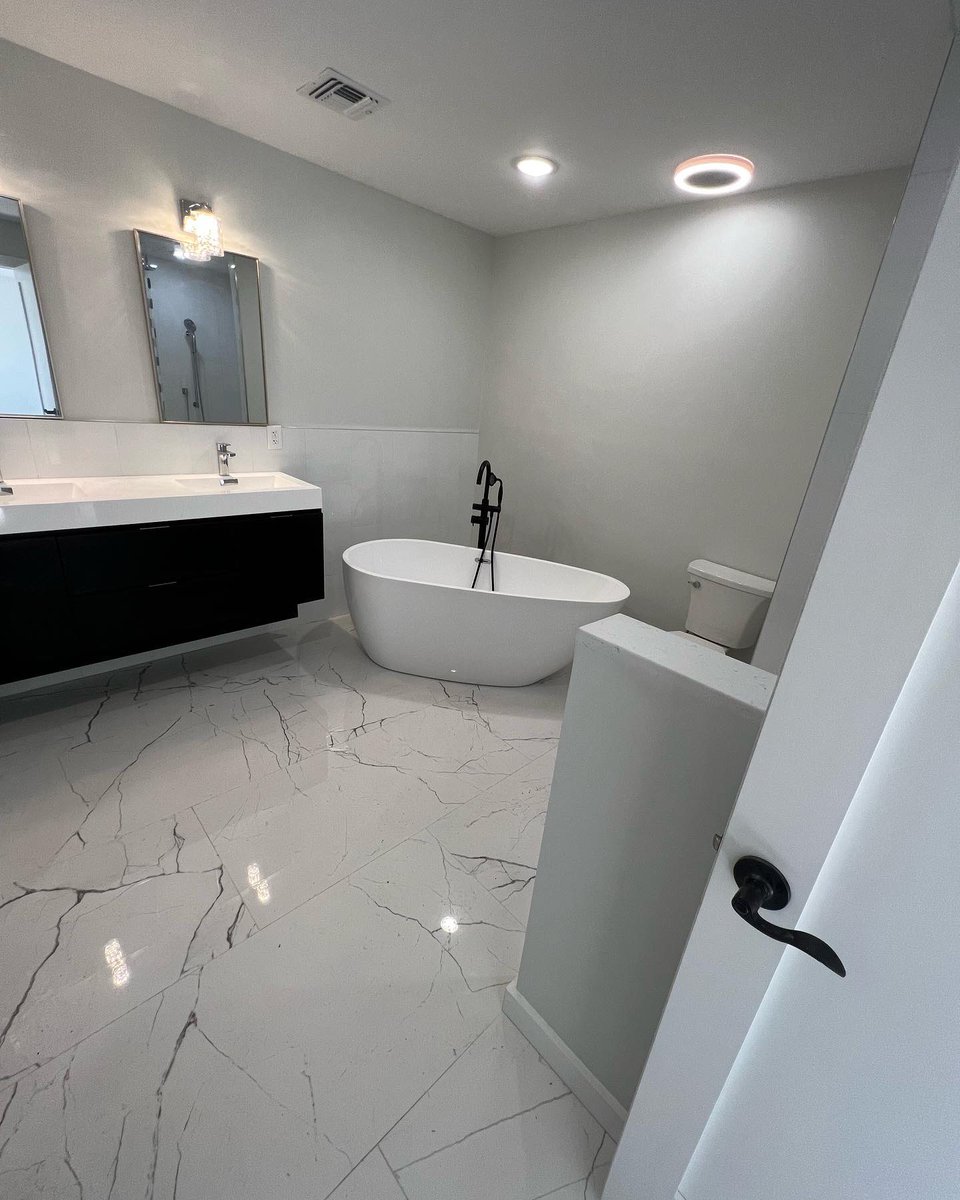 Niathelocgod's tweet photo. Got the deed guys 😩🏠😍 https://t.co/KfnW5IDXzM