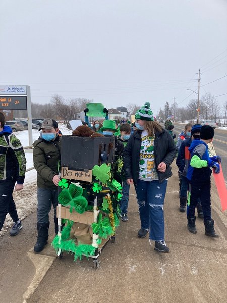StMikesRCCDSB's tweet photo. The SMS parade is underway!🎉🍀🌈 #SMSspirit #homeoftheleprechauns https://t.co/7GmGHe4Yof