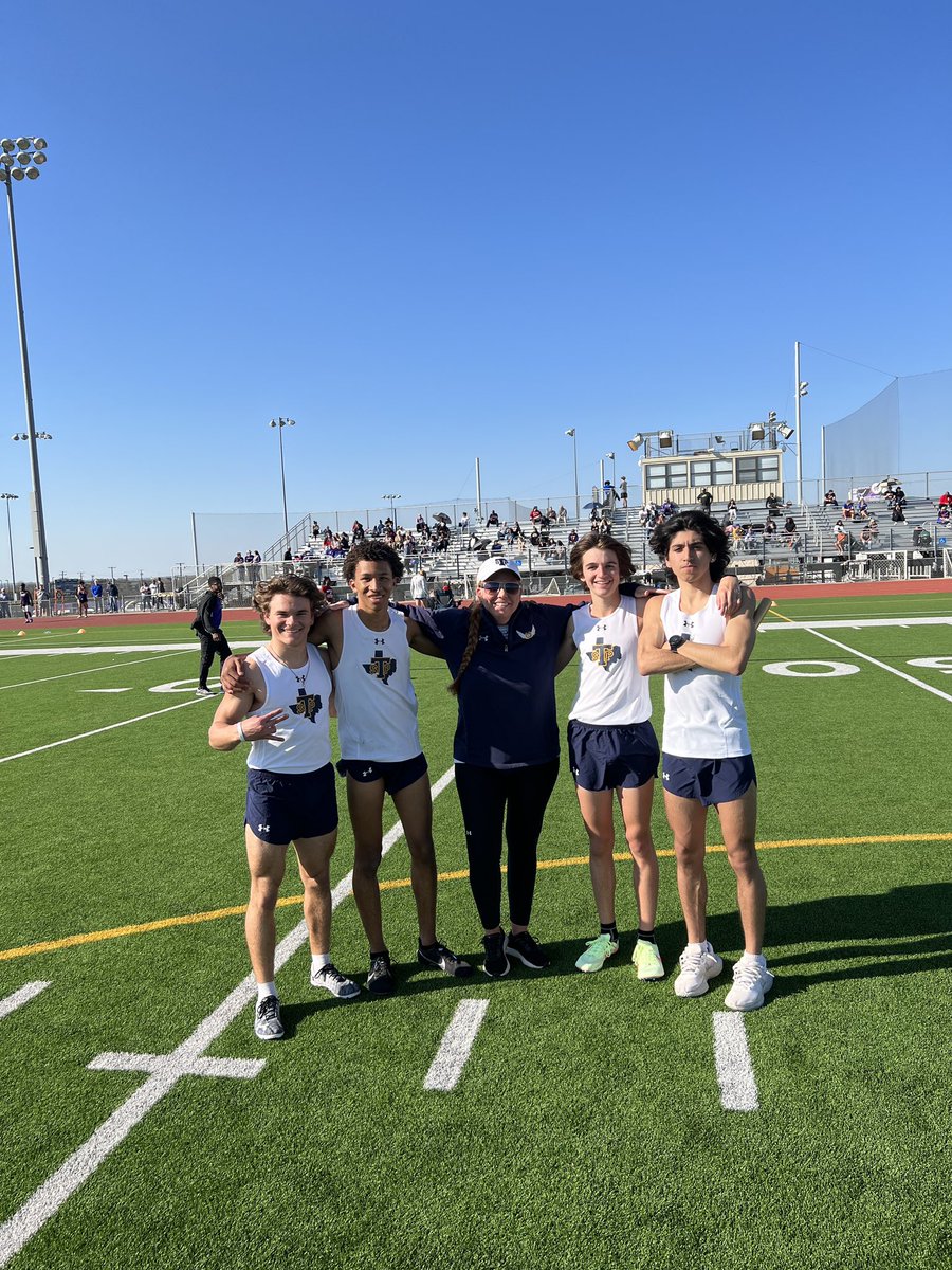 lucas_thelen1's tweet photo. DMR School Record!!!!!!!! 10:47.27. Split a 4:40ish so not too bad of a day https://t.co/eKII20zDte