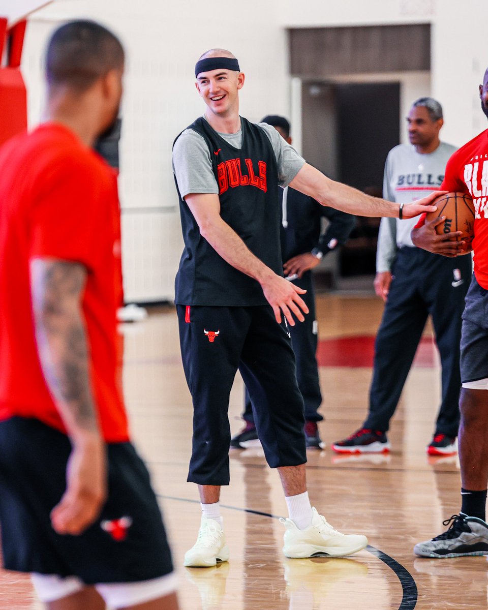 chicagobulls's tweet photo. Alex Caruso practiced fully today.

When asked about a target return date:

“We’re close.” https://t.co/c2r6ZPSDQ0