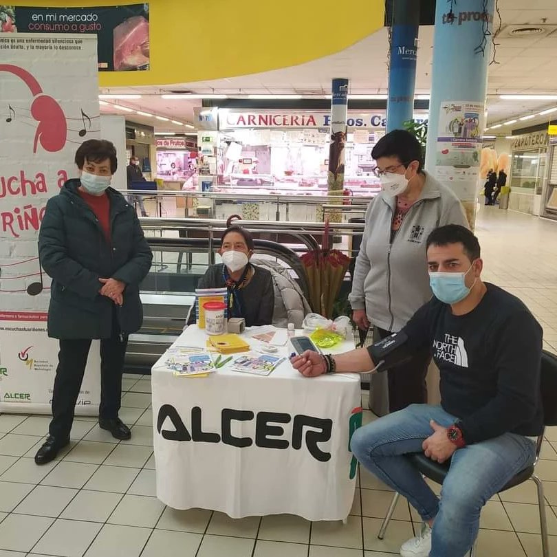 AlcerBurgos's tweet photo. Ayer celebramos el "DIA MUNDIAL DEL RIÑÓN" 💚🧡💚
Agradecer a todas las personas que participaron en ellas haciendo que dicha celebración fuese todo un éxito.

@ForoSolidario 
@Aytoburgos 
@AlcerBurgos
@MercadoSurBur 
#CCCaminoDeLaPlata https://t.co/uW5evRvjIs