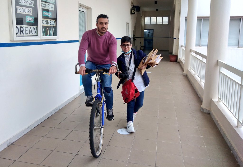 AhmedFakkih's tweet photo. لأنكم تغرسون في القلب معنى التميّز والابداع...
كان ساعي البريد...
#ساعي_البريد
#بريد_المعلم
#عيد_المعلم_٢٠٢٢
@makdawhaschool https://t.co/zJnobVgWwZ
