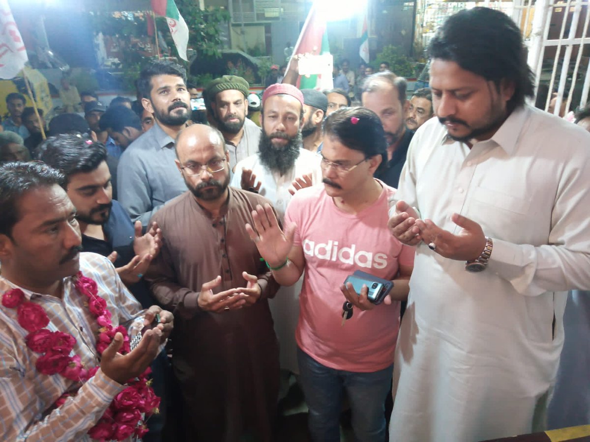 Surjanitown1's tweet photo. ٹاؤن آرگنائزر ریحان حسین بھائی اراکین ٹاؤن کمیٹی ,حق پرست رکن صوبائی اسمبلی باسط احمد صدیقی بھائی نے سرجانی ٹاون یوسی L1 کے یوسی آفس کا افتتاح کردیا۔یوسی کے ذمہ داران اور کارکنان کی بڑی تعداد نے شرکت کی۔
 *سرجانی ٹاؤن* 
 *ایم کیو ایم پاکستان*
@ZahidMansori https://t.co/2DtALLJtl7