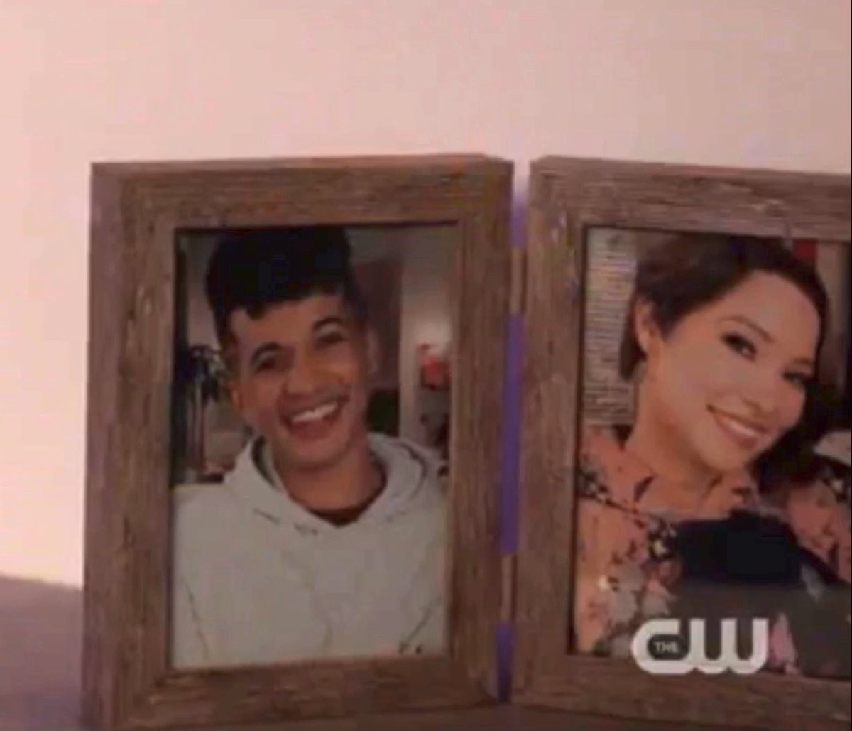 westspalace's tweet photo. These are cute 🤍 #TheFlash https://t.co/Lwt2KWMvo8