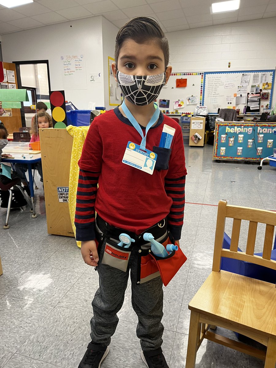 HeatherXavier7's tweet photo. We learned how to keep our teeth healthy and clean during a virtual dental field trip. @JenVanderburg @KrisDeFazio @JamesburgPublic https://t.co/K3bbv1fNeh