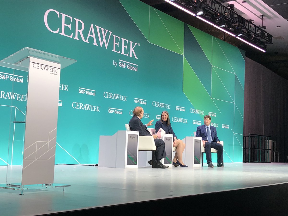 Edison_Electric's tweet photo. .@PGE4Me’s Patti Poppe &amp; @Ford’s Jim Farley discuss the connections between electric companies and automakers at #CERAWeek2022. “We have to reinvent the grid… Ensuring electrons are both clean &amp; resilient, reliable &amp; affordable, is what the grid reinvention is,” Poppe said. https://t.co/jKEAJK2UER