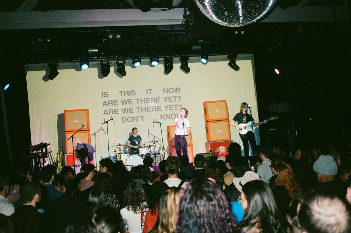 reboundernyc's tweet photo. Rebounder will be playing with our Scottish friend @joesefjoesef @BabysAllRight this Monday, 7pm sharp

its sold out but bum rushing the door is encouraged https://t.co/z1xIFtsbqw