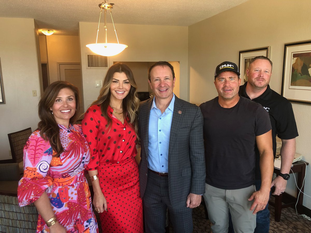 AGLizMurrill's tweet photo. Thanks to the @TripChatapp founders @alilandry and @nwquinlan, I was introduced to @timballard of @OURrescue! #EndHumanTrafficking https://t.co/Mv63WbD3TM