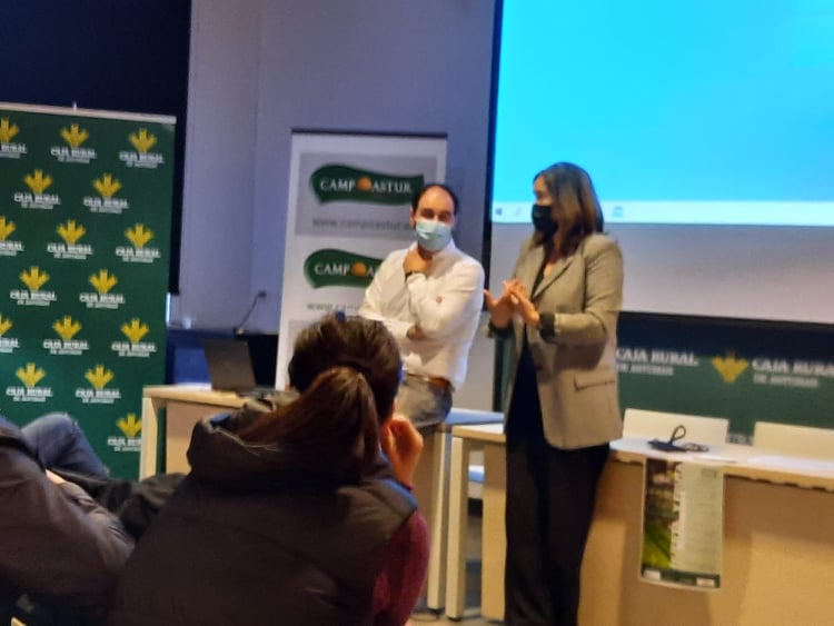 SeridaAst's tweet photo. Imágenes de la sesión de esta tarde en el  #CPHF de #Pravia🍓🍅🥕🥝 dedicada al cultivo de la #faba
Intervinieron los investigadores 👩‍🔬🧑‍🔬del Programa de Genética Vegetal del #SERIDA, @JJFerreira3 y @acnegrillo.
Clausuraron la DG de Medio Rural y el Alcalde de Pravia.
#SERIDA_GV https://t.co/7fhZro90K6
