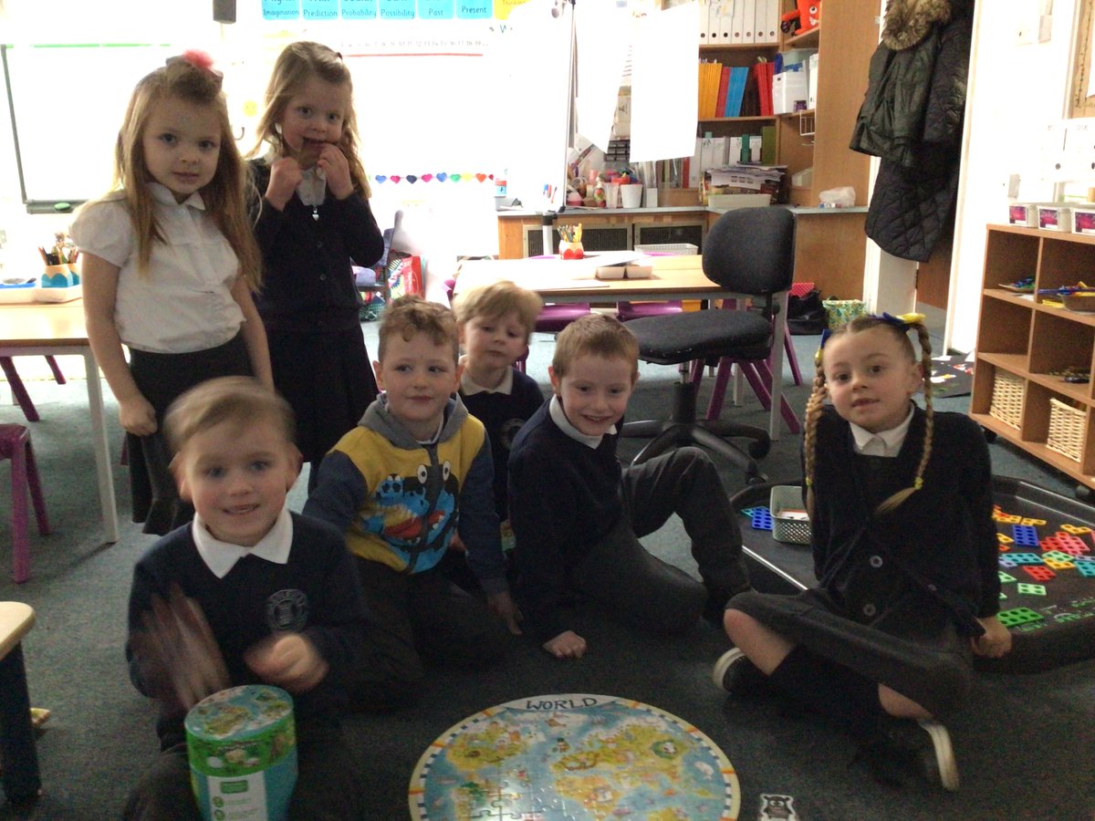“Come on, let’s build the world!”🌍❤️

We finally completed the jigsaw of the world. Who knew the jigsaw box turned into a drum for the celebrations  as well? 🥁😊 #funtimes 

#WeAreExplorers #WeAreCastleway
@CastlewaySchool