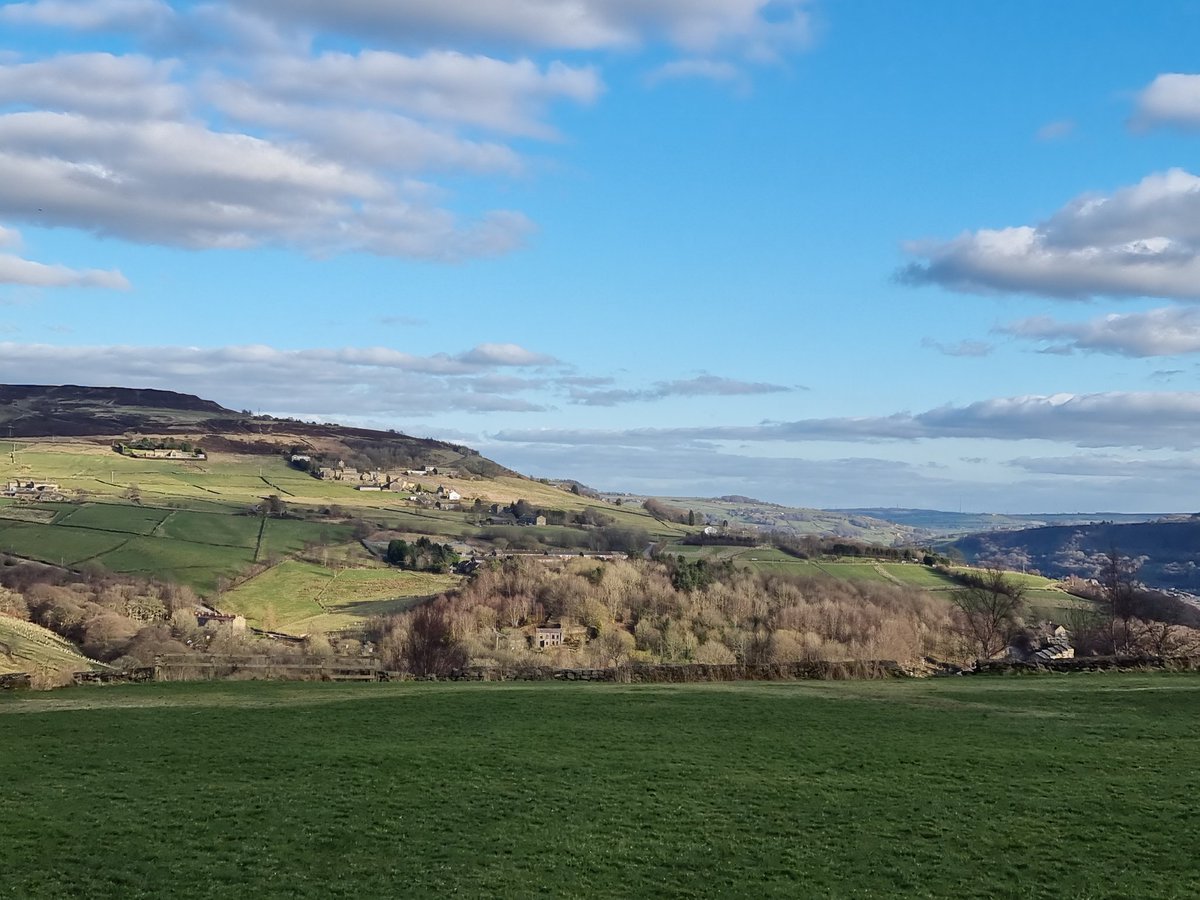 stacyleanne12's tweet photo. Yorkshire. 😍 xx #Heptonstall #Yorkshire #seeformiles #closetohome #bornandbred #view #blueskies #godsown #Greenpastures https://t.co/uKmke50Qxw
