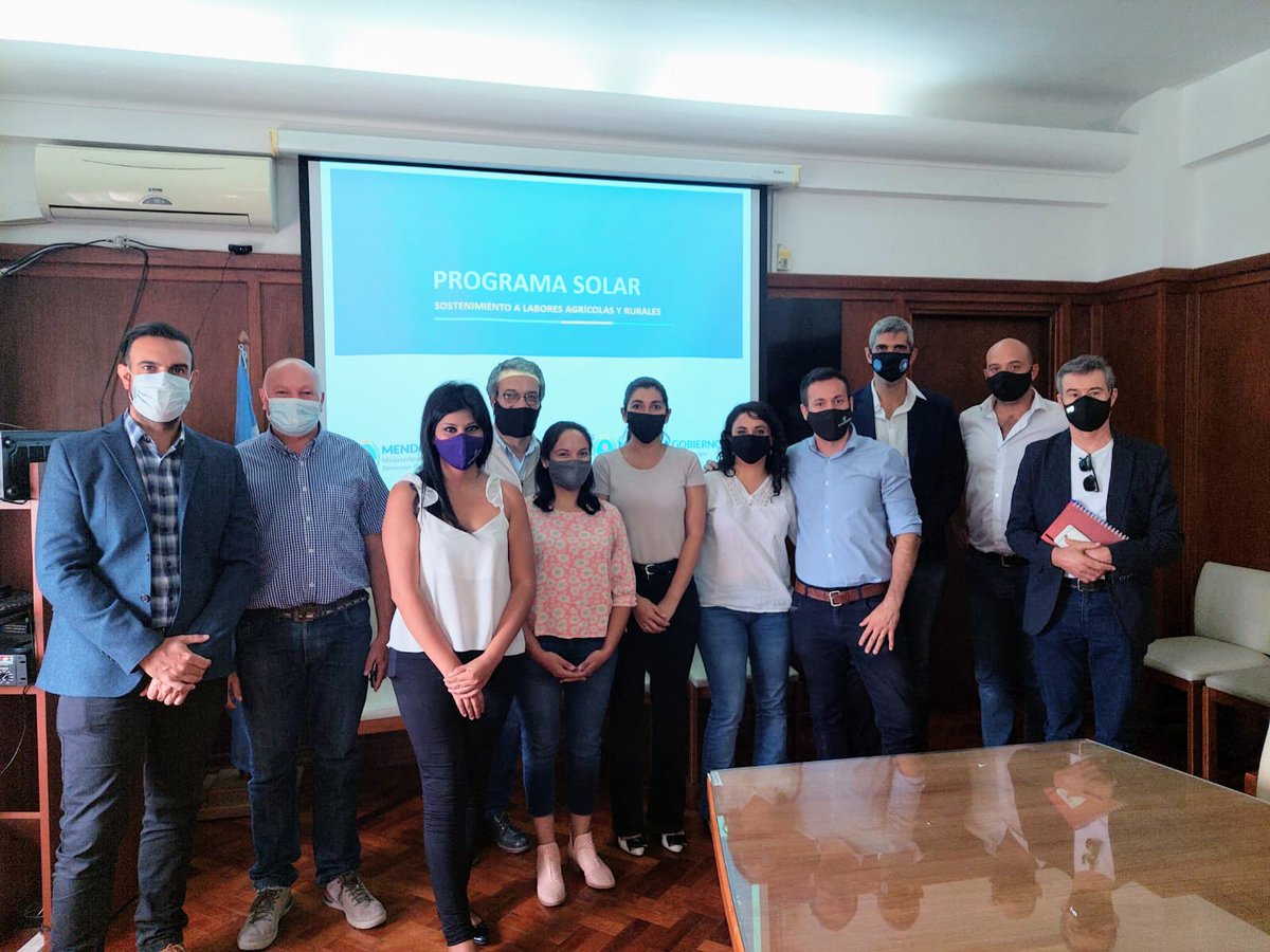 EmilceVegaEOK's tweet photo. 📈 La reunión técnica se realizó junto a los equipos de diferentes municipios de la provincia para comenzar a trabajar en la ejecución del mismo.

#ProgramaSOLAR https://t.co/ZEczs9jY8N