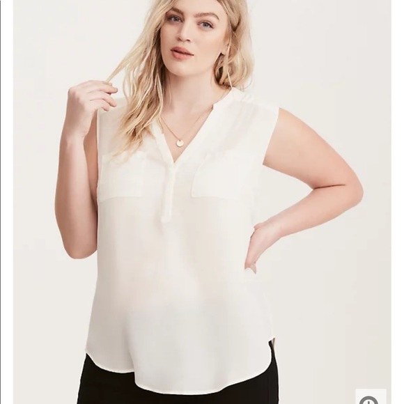 Tamica1327's tweet photo. So good I had to share! Check out all the items I'm loving on @Poshmarkapp #poshmark #fashion #style #shopmycloset #disney #torrid #simplybe: https://t.co/xmPE4fJvRq https://t.co/NzUGEYhAQm