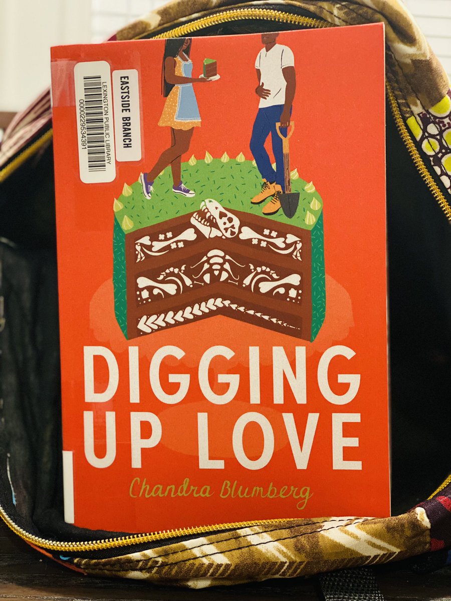 brooks_reads's tweet photo. #bookbag of the week: Digging Up Love by @ChandraBlumberg #RomanceBooks #romancenovels #romance #science #dinosaurs #baking #pastry #brooksreads https://t.co/58hilR0EkF