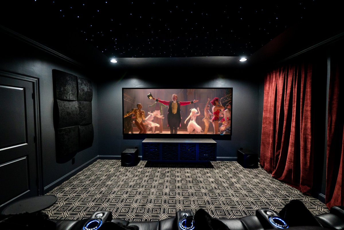 StewartFilmscrn's tweet photo. Once again, @AudioAdvice illustrates their knack for converting an overlooked space into a super cool home theater. The room features a 138” WallScreen 1.5 with StudioTek 130 G4 screen material. #JBLSynthesis #DolbyAtmos #SVS #Integra #Epson #EpsonProjector https://t.co/keGklEBoUu