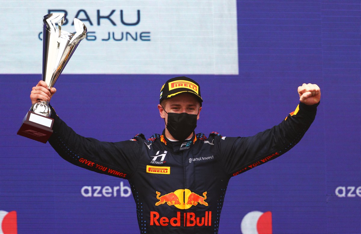 europeanwf1's tweet photo. JURI VIPS VENCE A CORRIDA FEATURE DE SILVERSTONE!

- Em uma corrida dominante e sem perigos, Juri Vips (@RBJR_F1V) é o que leva a melhor hoje, vencendo sua primeira corrida no ano!
- Uma ultrapassagem espetacular de Palou (@McLarenF1V) em cima de Colet (@PremaF1V) na última volta https://t.co/JyNmCps6y8