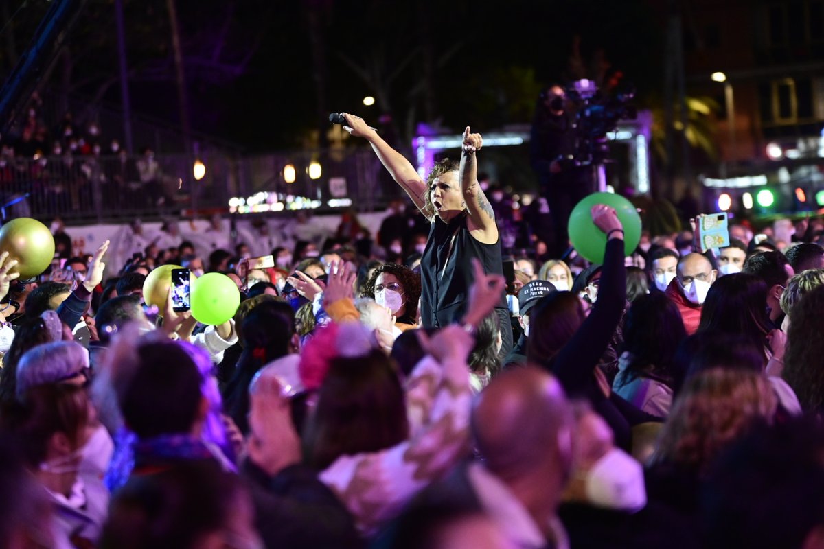 lpacarnaval's tweet photo. El momento de Rosana en la #ReinaLPGC  
Fotos: Tony Hernández

#carnavallpgc https://t.co/iFd9XHty9m
