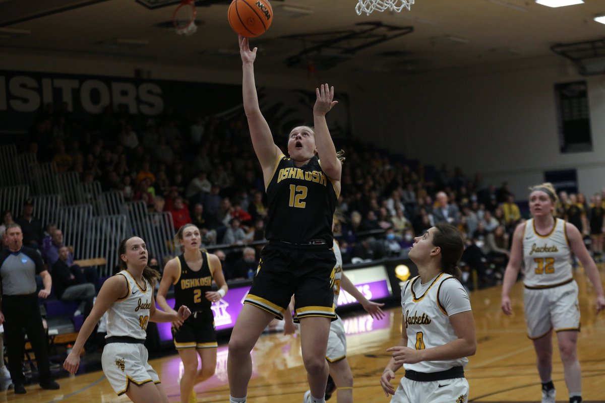 UWOshkoshTitans's tweet photo. Verifiably ELITE!!!

FINAL: @UWOWBB1 74, #10 Baldwin Wallace 63.

UWO (22-6) didn't trail for final 24 minutes. Titans' 1st ELITE 8 since 1999.

Leah Porath season-high 27 points; Nikki Arneson 21; Kennedy Osterman 9.

Titans play for trip to Final 4 at 7 pm tomorrow!!! #d3hoops https://t.co/9yAh1BLG8o