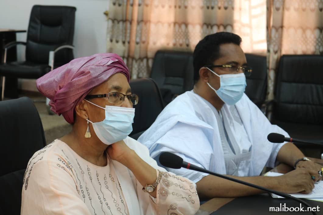 AttaherMossa's tweet photo. #FORMATION_CIVISME_CITOYENNETÉ
Ce 11 mars 2022, j’ été reçu en compagnie des membres de mon département, par ma collègue Ministre du #TFPDS, Madame DIAWARA Aoua Paul DIALLO pr anticiper sur la formation COMMUNE DE BASE et la formation CIVIQUE des cadres
https://t.co/axWLfnnrVr https://t.co/jXsuzsRCrP