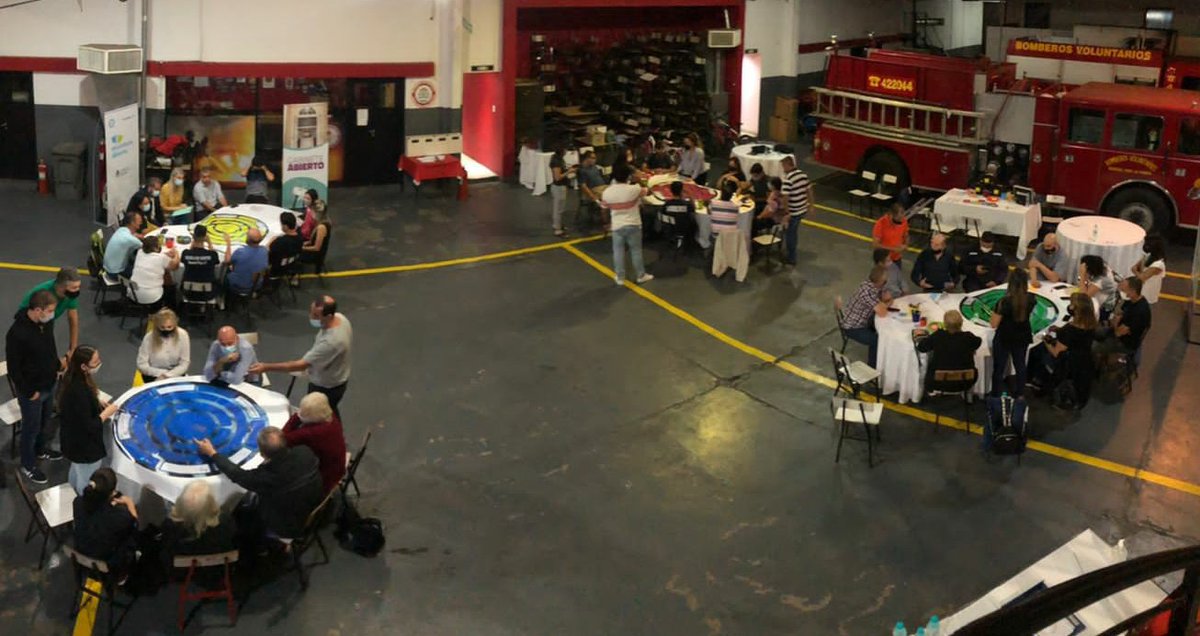 FederalLab's tweet photo. ‼️Cambiar los escenarios de la #ParticipacionCiudadana
En General Pico lanzando el #PicoLab🔬 con l@s vecin@s del Barrio Talleres en el Cuartel de Bomberos!
#LaTeArgentina ♥️
Trabajo en equipo @MDSNacion
@InnovacionAR @NQN_LAB Municipalidad de Pérez y @MesaFederalPC @FederalLab https://t.co/bVfiTutQDJ