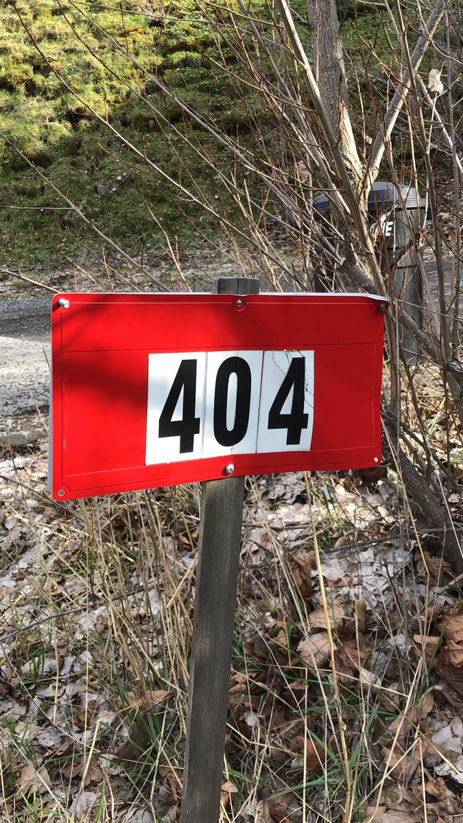 wordpuppet's tweet image. If I were in charge of street naming, I’d call one something like Not Found Lane, just so I could make this mailing address.