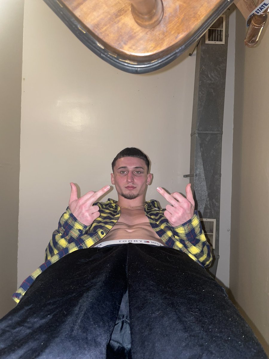 kingfetty20's tweet photo. I’m so powerful its hilarious 🤴🏻 I own all of you 💸 https://t.co/zz6C5kJSef