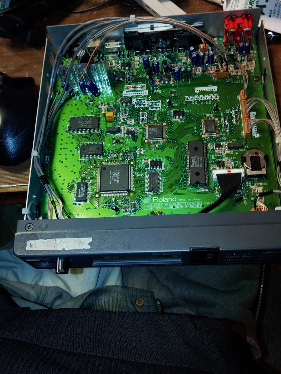 asmocoid_E5420's tweet photo. #pc98
#sc55mk2
不具合の原因……
うえーいorz
こりゃだめだわ。
修理できそうな人に進呈しますかね? https://t.co/nO6ErlpIY9