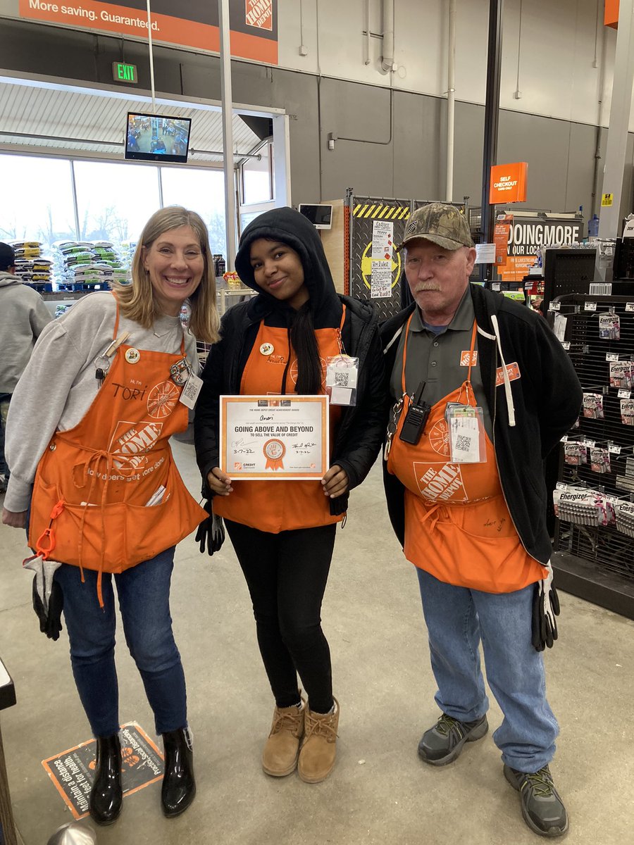 Crushing credit 6 weeks in a row would not be possible with out the awesome cashiers at 3830
