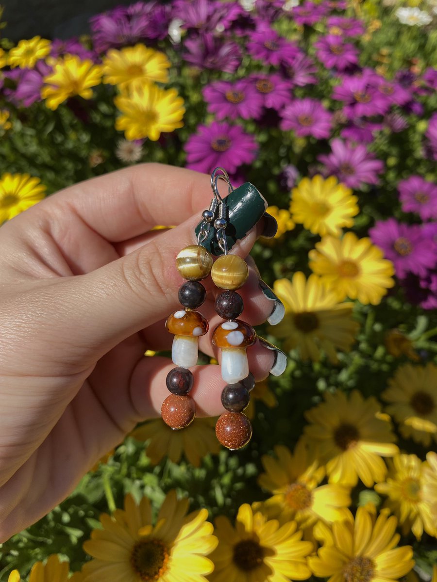 lovely jewelry is available on my etsy!! make sure to check it out if you haven’t already!! 🤩🤩🤩
