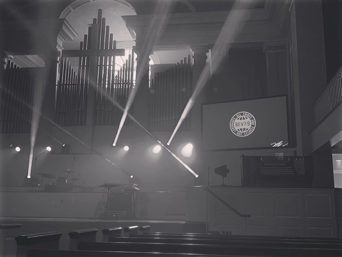 chris_j_derry's tweet photo. Tonight, hundreds of college students will gather together in NOLA to consider God’s calling on their lives. Will you pray for us? 

#rev79 @IMB_SBC @imbstudents https://t.co/PdrmUbDdw0