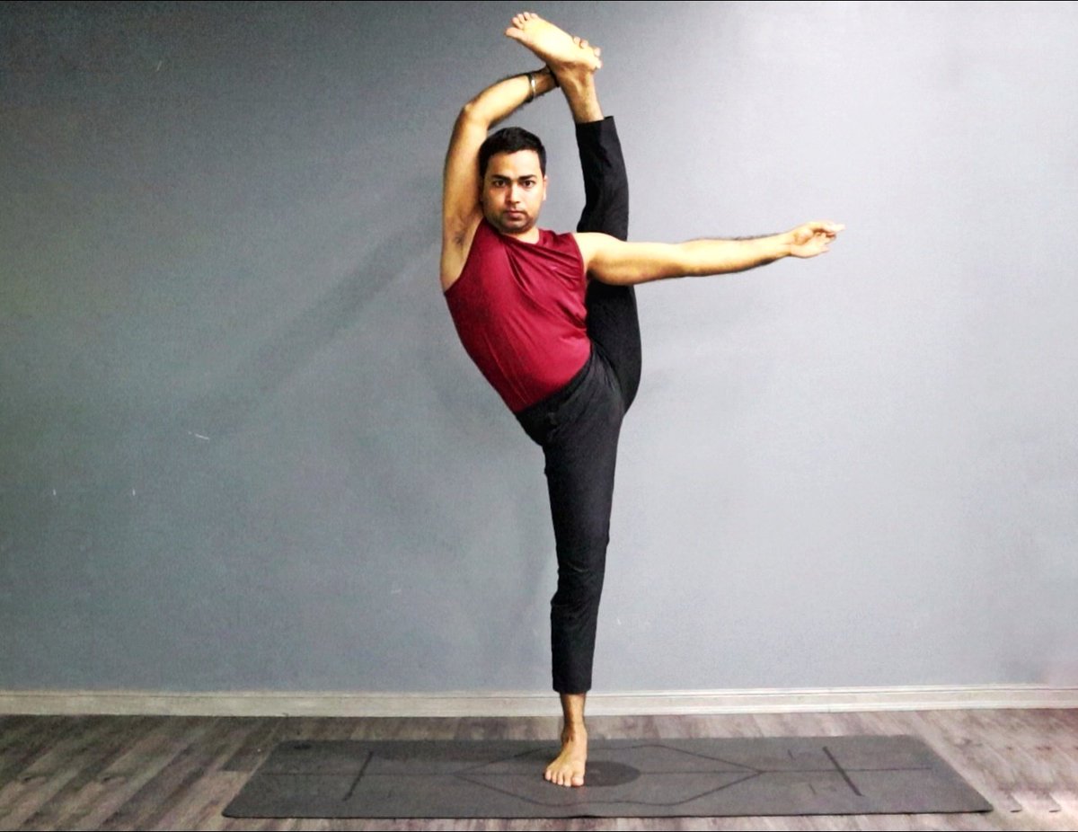 Mohityogi95's tweet photo. Yoga is a skill in action.”-  The Bhagavad Gita
#yoga
#yogainspiration 
#FridayMotivation 
#flexibility https://t.co/R13pN8oUsC