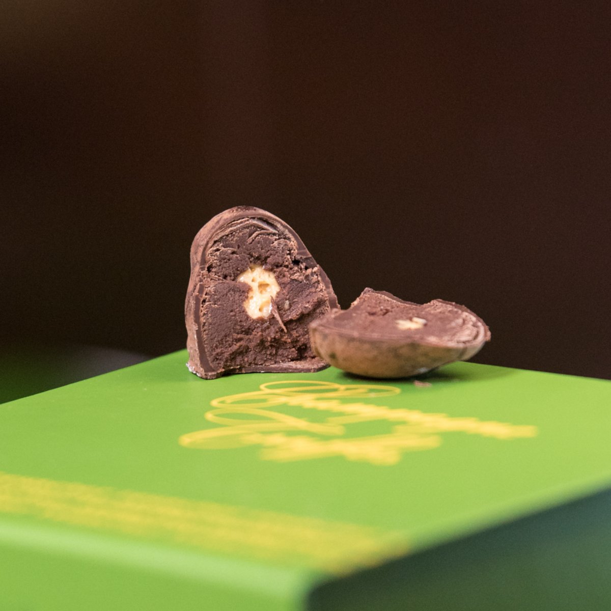 teuscherNY's tweet photo. The secret to happiness is always chocolate. #ROCKCENTER #ROCKEATS #ROCKSHOPS https://t.co/gNfWjkIBcn