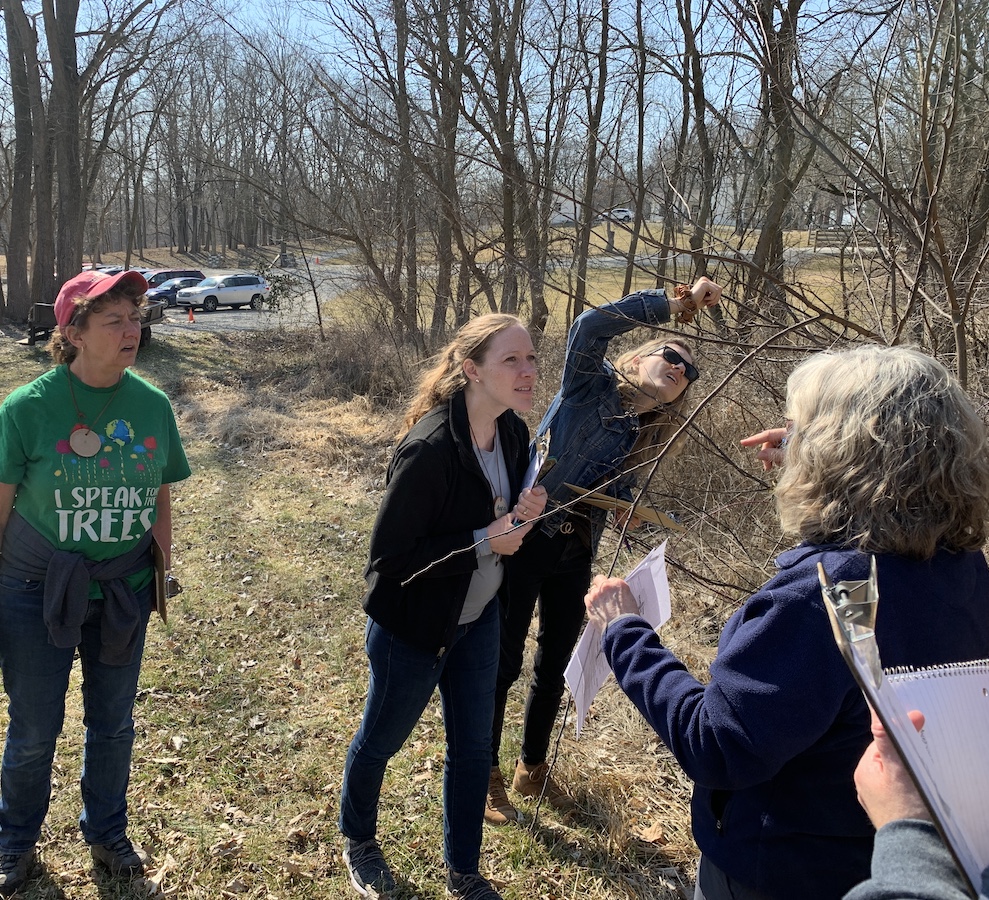thestemconnect's tweet photo. Thanks to all who came out to the #ProjectLearningTree event at Moore Rd Farm last weekend! Participants were excited to learn from Donna Rogler at the @INdnrnews. Plus, it was a beautiful day to be at the farm! #TheSTEMConnection #outdoorindiana #nature_indiana https://t.co/7bXBV0iXK4