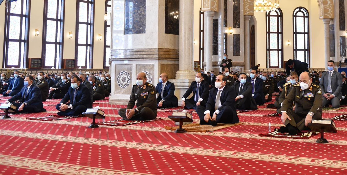azizmisr2011's tweet photo. الرئيس السيسي اليوم اثناء اداء صلاة الجمعة في مسجد المشير طنطاوي بالقاهرة 💓💓 https://t.co/laBqSW94pF