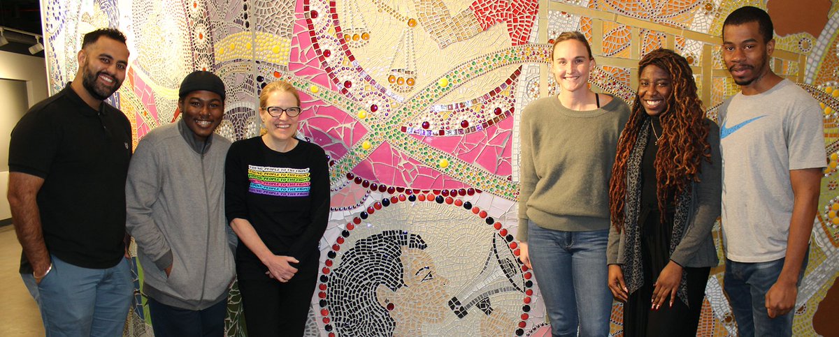 UH_SocialWork's tweet photo. RESEARCH ANNOUNCEMENT:

The GCSW is launching a new initiative to create research in new ways. The Hub for Engaged Active Research Lab develops the capacity of scholars to disseminate research that centers on community and social change. 

LEARN more: https://t.co/qffnkpUCs1 https://t.co/SL8LiZP04T