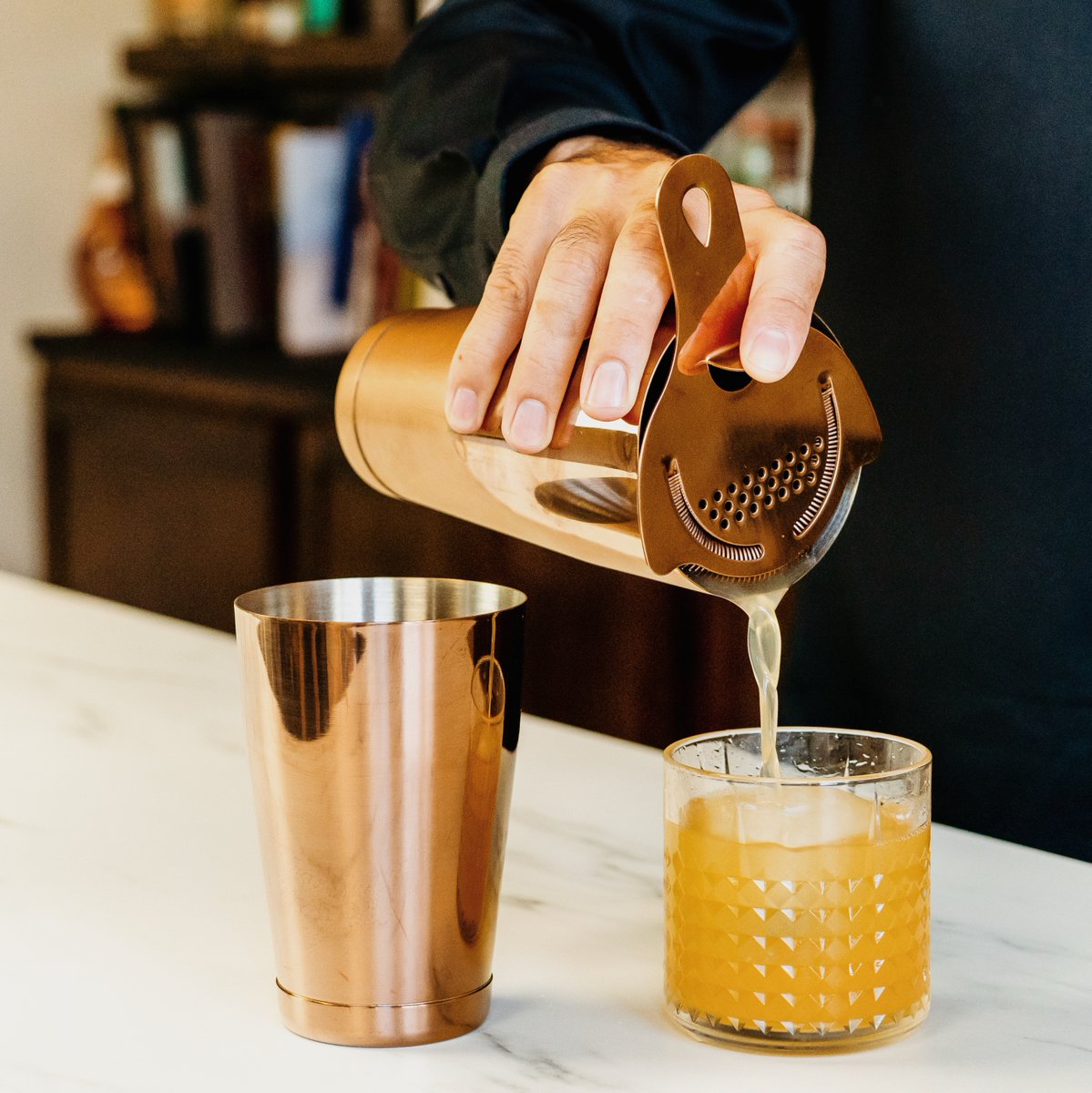 A Bar Above tweet media