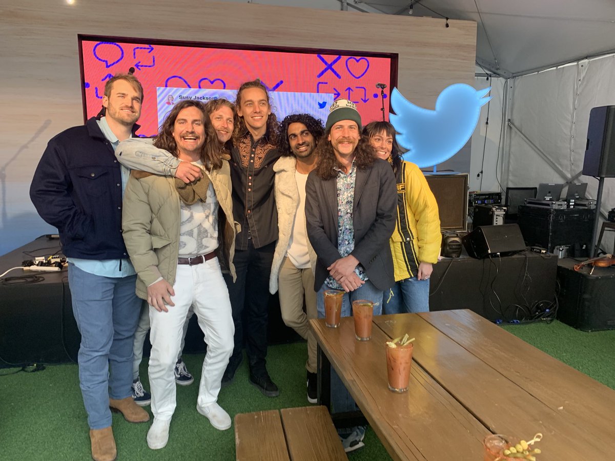 How’s the heat inside yall?! Lol bartender très mas bloody marias!! #twitterhouse ⁦<a href="/TexasString/">Texas String Assembly</a>⁩