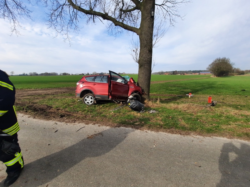 wwwFEUERWEHRde's tweet photo. #Feuerwehr #Syke #Heiligenfelde

Tödlicher Verkehrsunfall

https://t.co/SGd7CtfZAY

#EinsatzFW https://t.co/KBZYM8gOIN