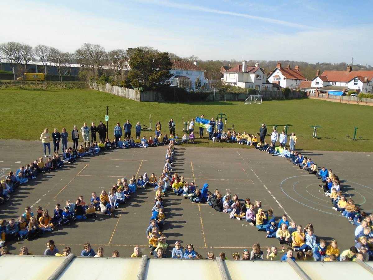 Miss Flinton tweet media