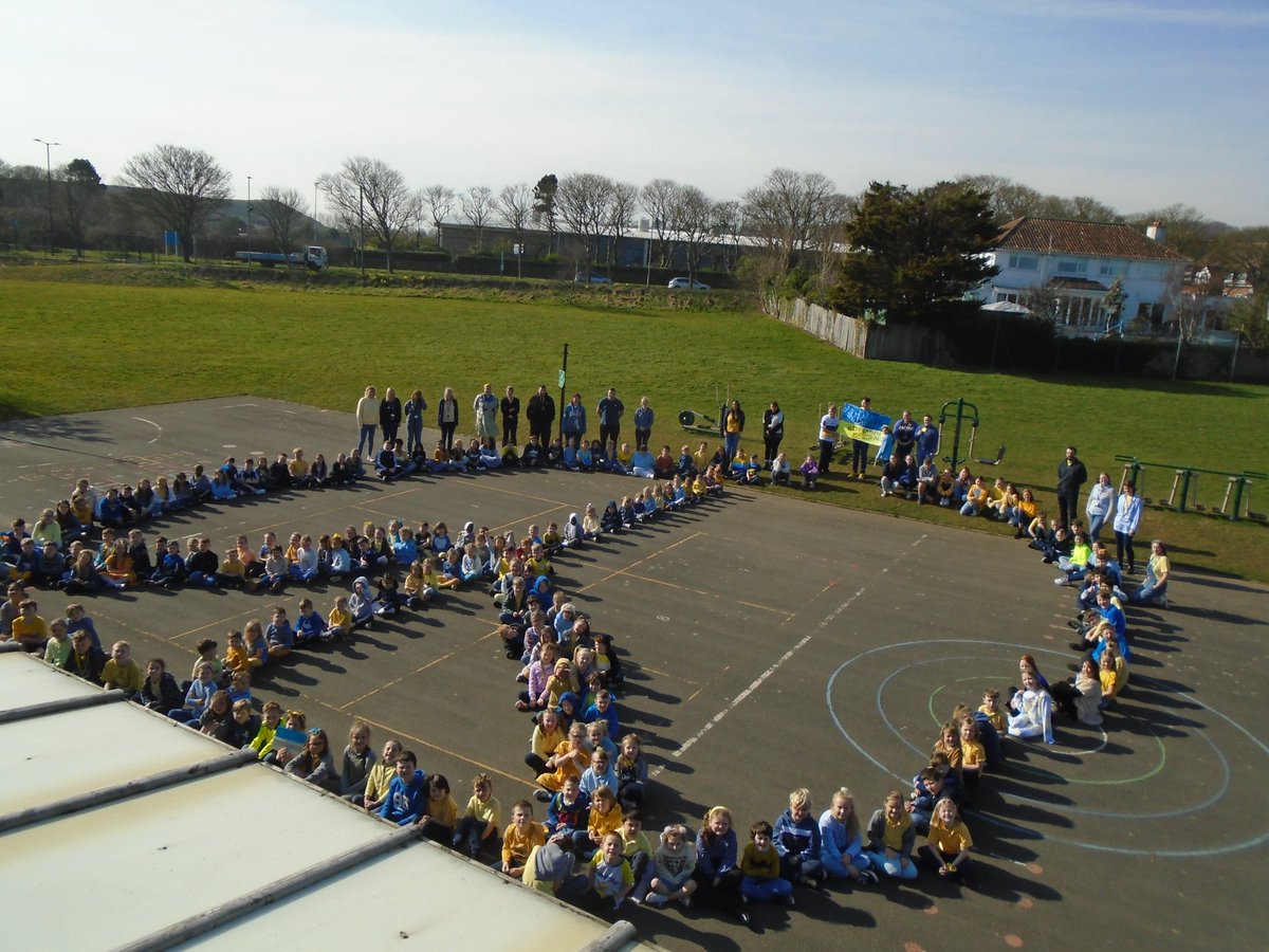 Miss Flinton tweet media