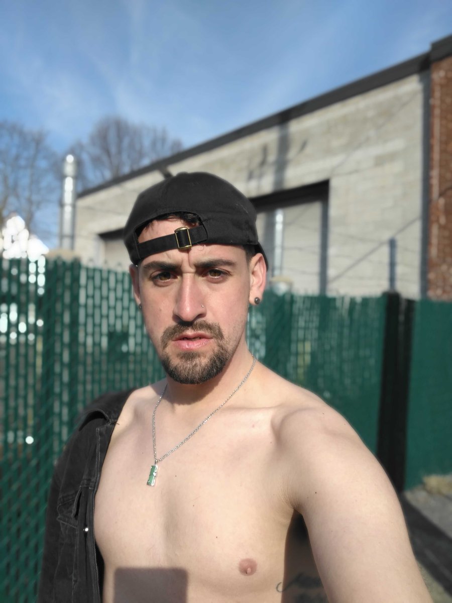 disco_saint's tweet photo. Waiting.....Stay tuned and Follow for this weeks live shows and announcements!!! 
 #Layovers #local #Tour #NE #USA #saintdisco #punknextdoor #🛁🚪 #pvd #nyc #bos #cam4 #cammodel #18plus #xxx 

Tips are always appreciated....Ca$happ https://t.co/C2AgFMMvg0