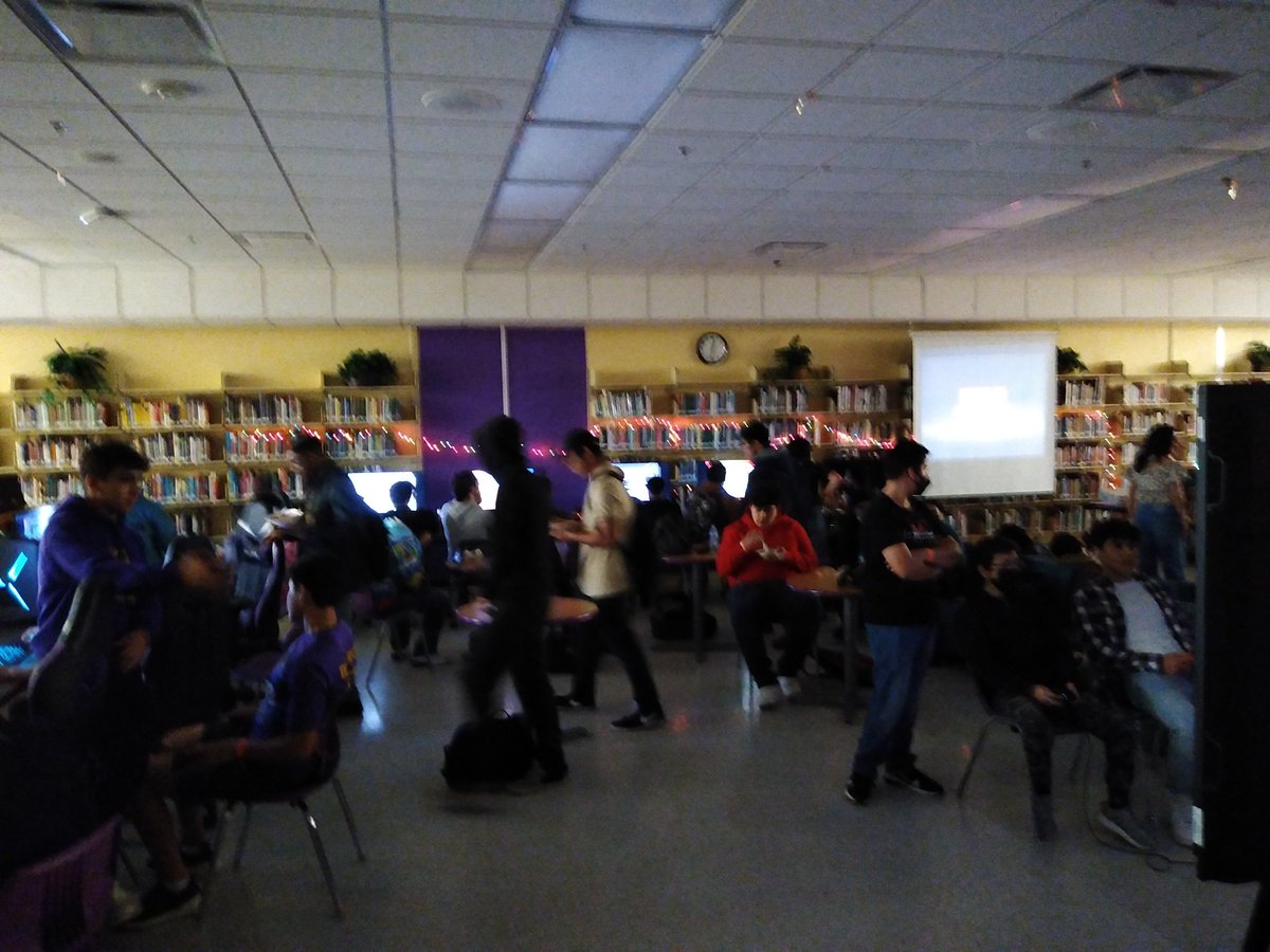 McHiLibrary's tweet photo. Massive turnout today @McHiLibrary for the "McHi Day" Gaming Event, which featured PC games, Switch games, xBox games, Retro Games, and much more. Students enjoyed 90 minutes of unfettered gaming. https://t.co/TRrSOVcLia