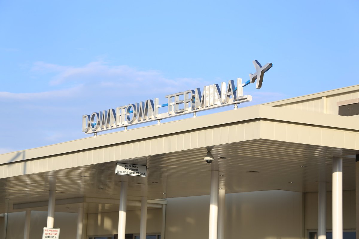 Exciting news!✈️Congress gave final approval to the government spending bill last night, which includes $100 million to design, plan, and construct a new international terminal at the Mobile Downtown Airport. 

MORE >> mobileairportauthority.com/mra/mobile-air…