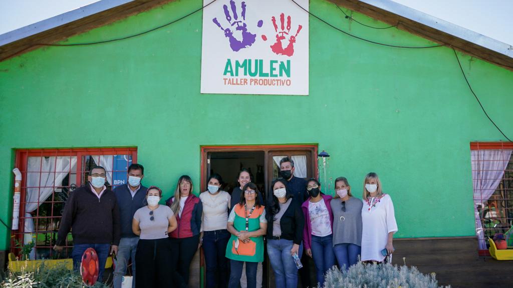 sofiasanucci's tweet photo. Visitamos a 2 asociaciones civiles sin fines de lucro que trabajan con personas con discapacidad en #JunínDeLosAndes 👇
➡️ #Amulen brinda contención social y laboral a jóvenes y adultos
➡️ #Pehuenia ofrece asistencia a través de la equinoterapia 🙌 https://t.co/vlP5iLv1V0