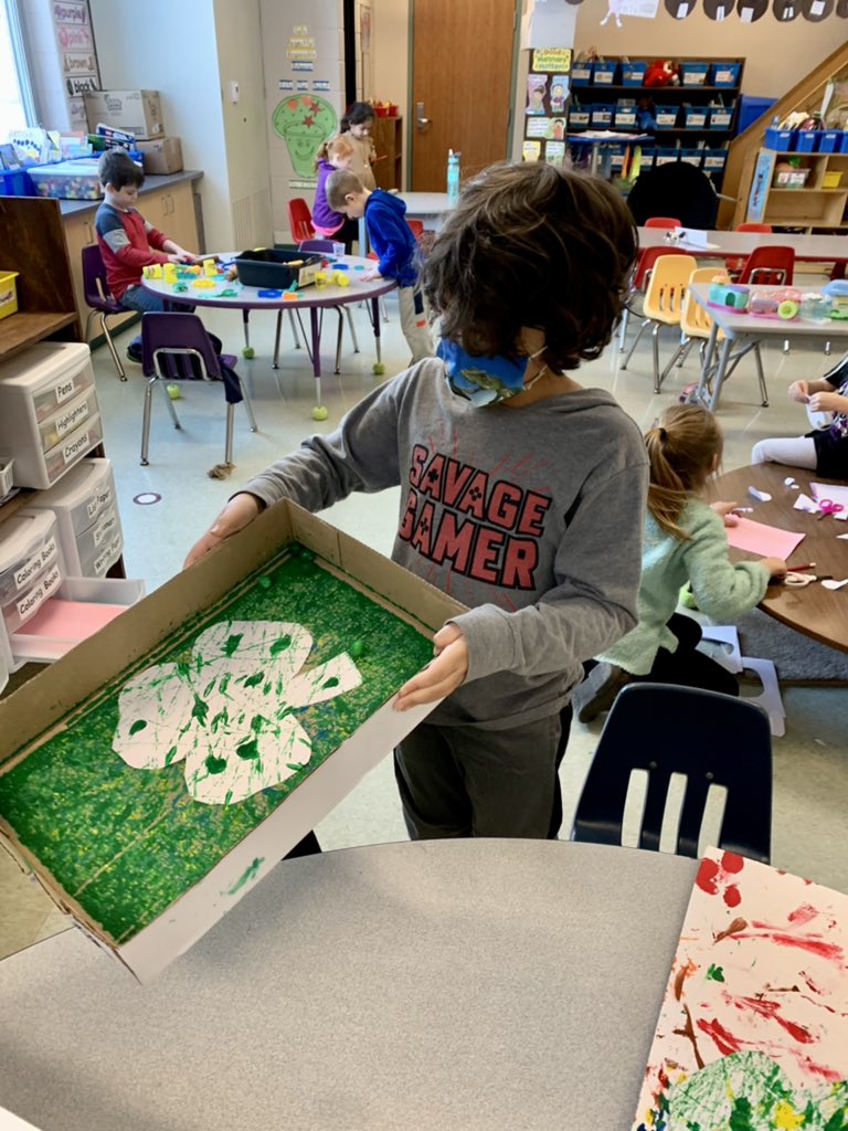 MrsC_Ramirez's tweet photo. Marble Painting in Room 10! #LFLeads https://t.co/6w3R0xEdeQ